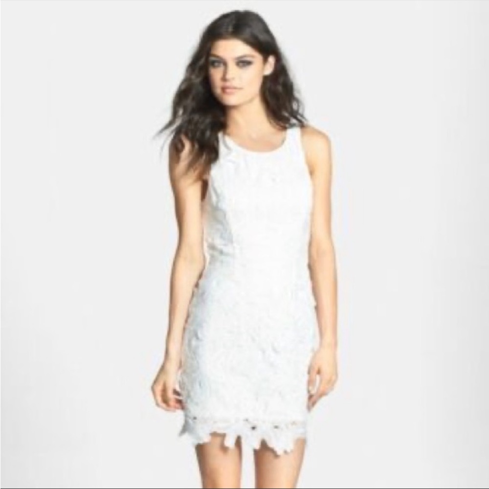 White floral lace body con dress